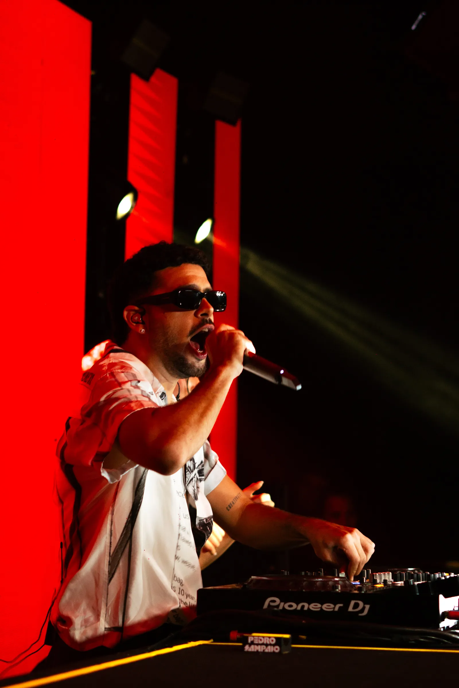 Pedro Sampaio no palco — foto 1